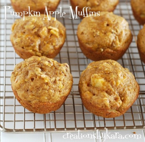 Pumpkin-Muffins-with-Apples-